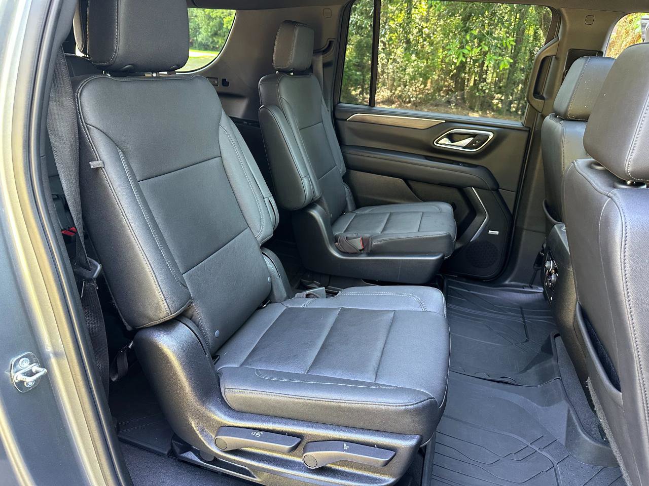 Used 2022 Chevrolet Suburban Z71 w/ Luxury Package AWD/4WD image 26