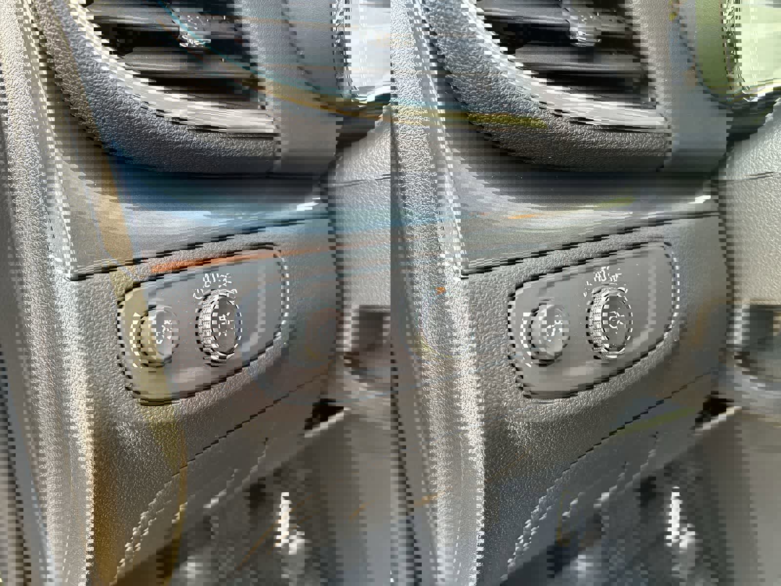 Used 2019 Buick Encore Preferred image 9