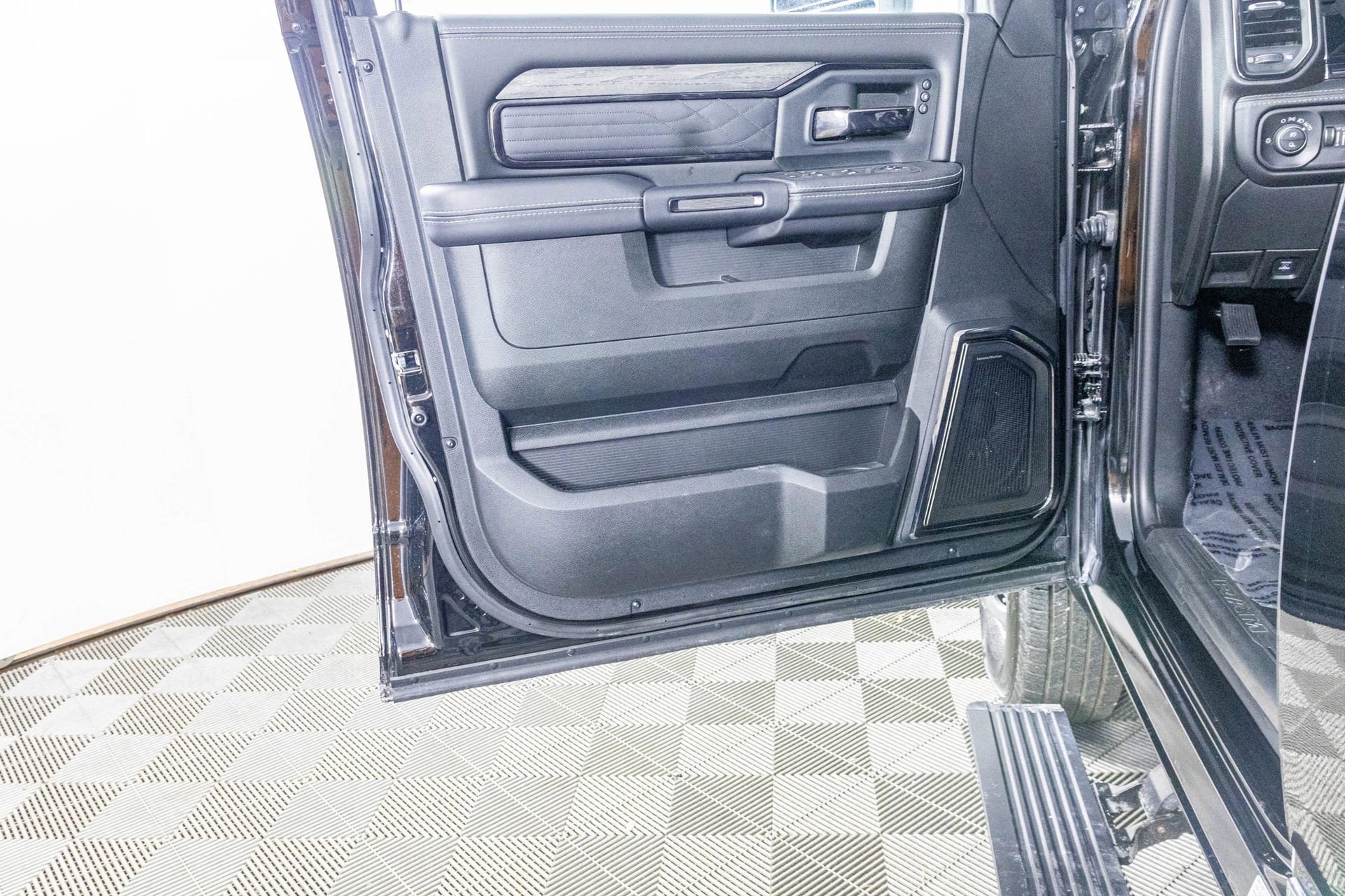 New 2026 RAM 3500 Limited image 15