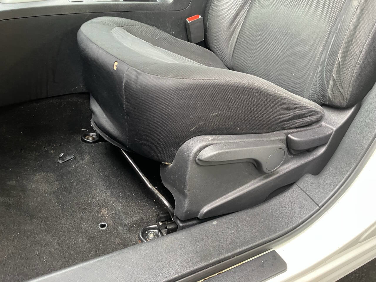 Used 2012 Nissan Rogue S FWD image 28