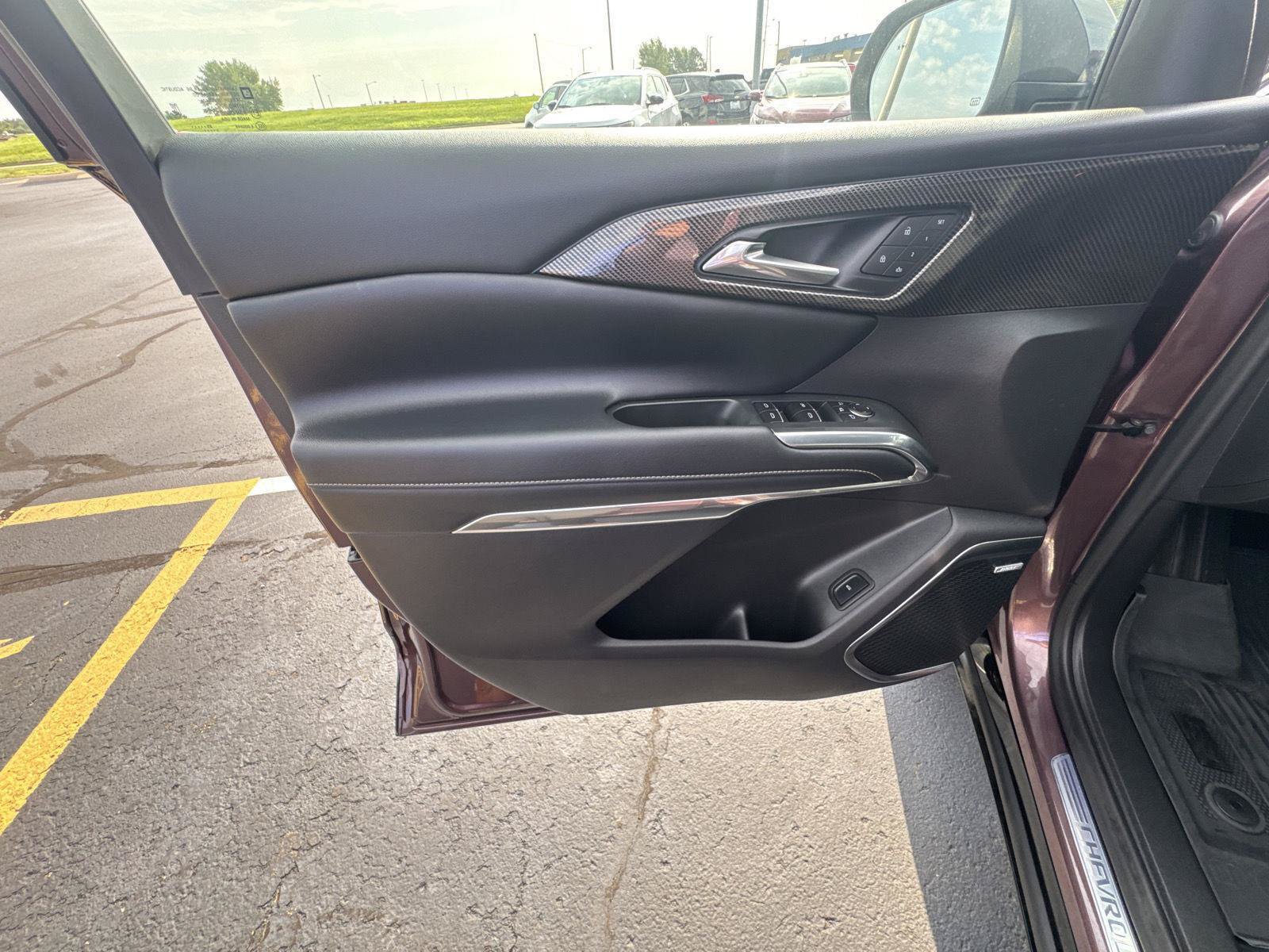 Used 2026 Chevrolet Traverse High Country w/ LPO, Floor Liner Package FWD image 8