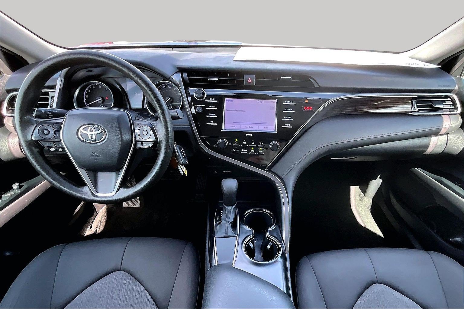 Used 2020 Toyota Camry LE FWD image 14
