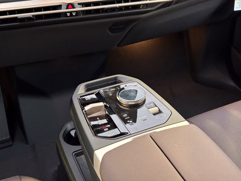 Used 2026 BMW iX xDrive45 image 24