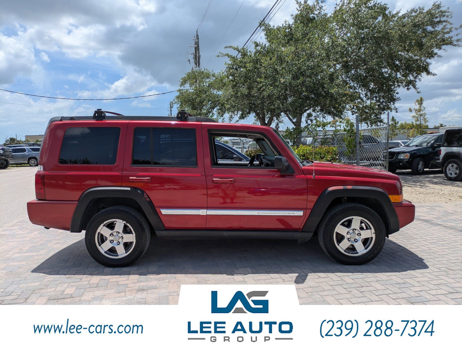 Used 2010 Jeep Commander Sport RWD image 2