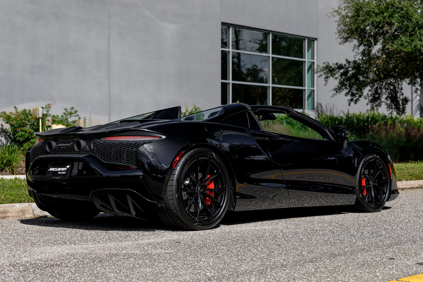 Used 2026 McLaren Artura Spider RWD image 13