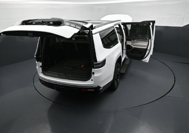 New 2026 Jeep Grand Wagoneer L Limited AWD/4WD image 29