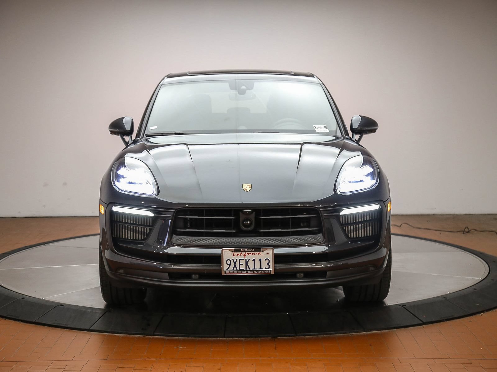 Certified 2025 Porsche Macan S AWD/4WD image 5
