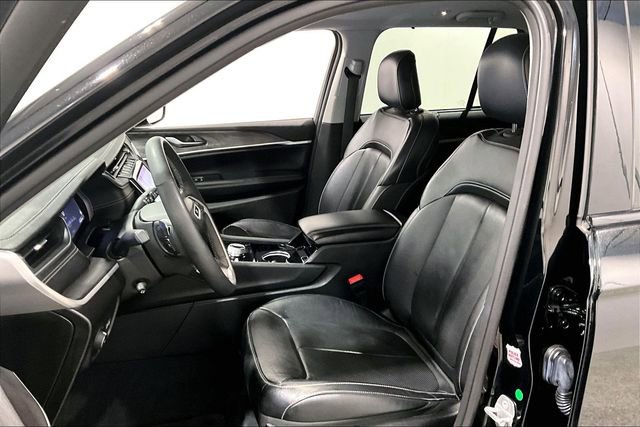 Used 2023 Jeep Grand Cherokee Limited w/ Luxury Tech Group II image 22