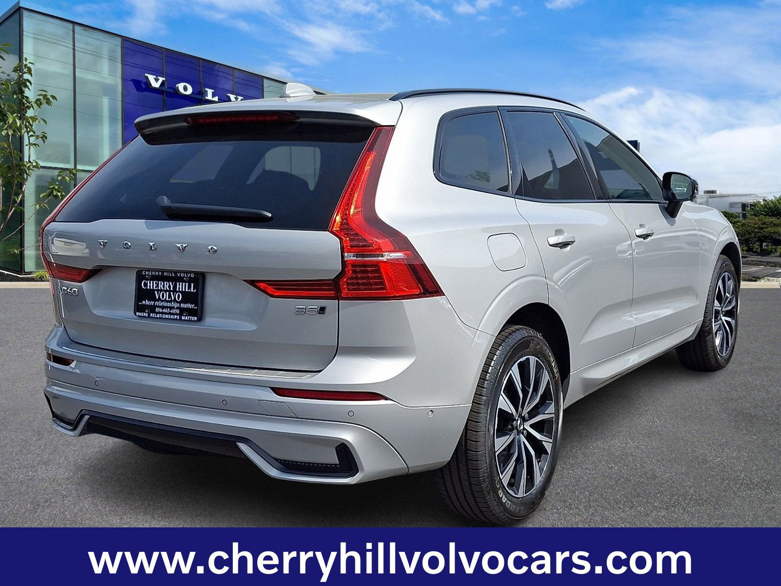 Certified 2023 Volvo XC60 B5 Plus w/ Protection Package Premier image 7
