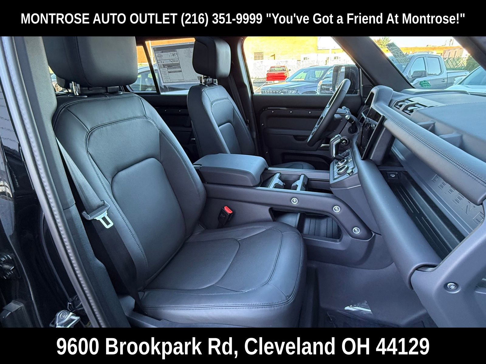 New 2025 Land Rover Defender 110 X-Dynamic SE image 17