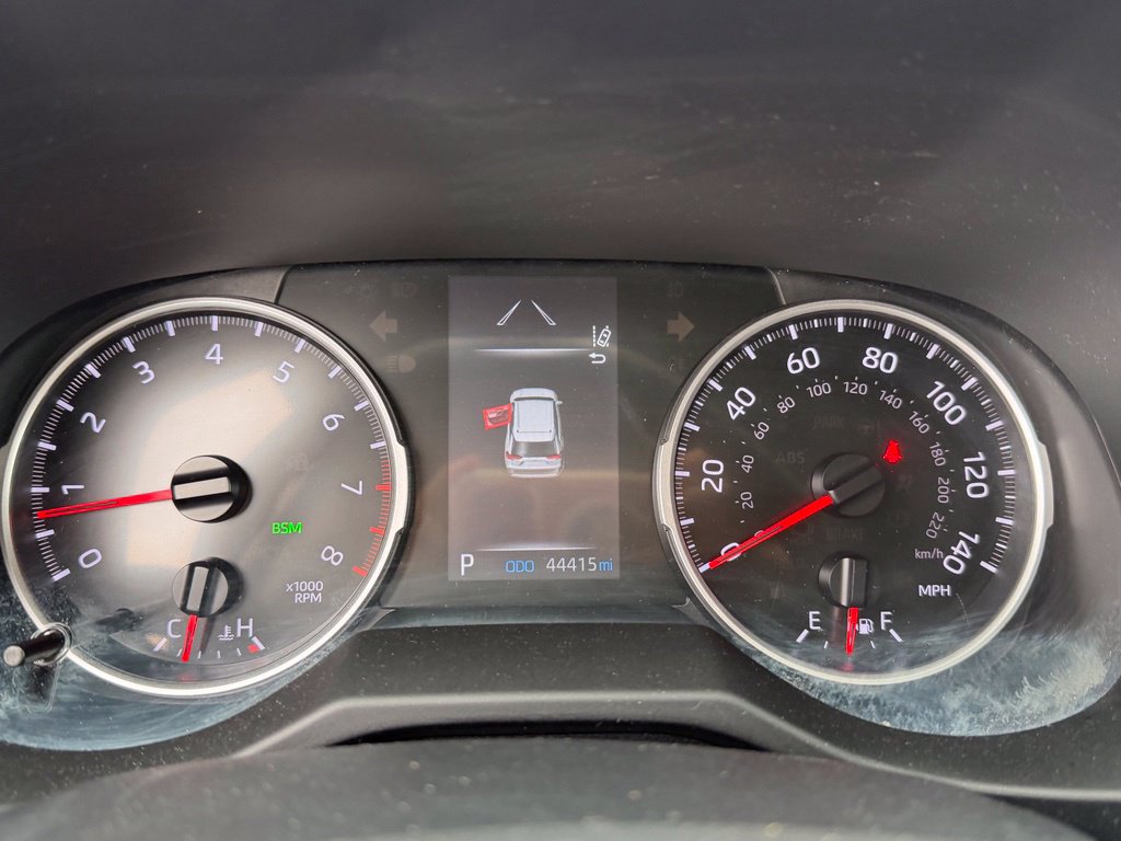 Used 2022 Toyota RAV4 XLE AWD/4WD image 28