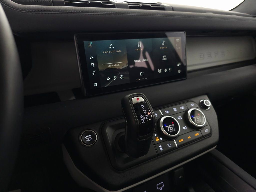 Used 2023 Land Rover Defender 110 SE image 24