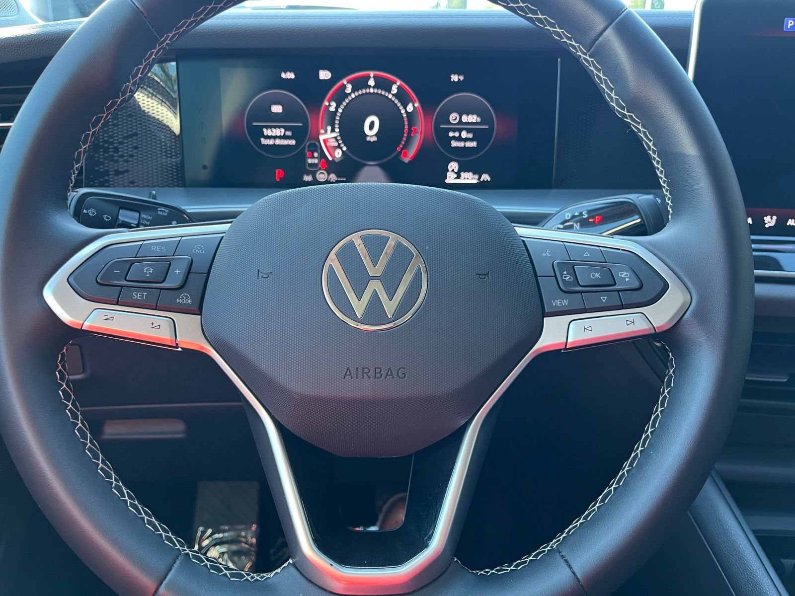 Used 2026 Volkswagen Tiguan SE AWD/4WD image 30