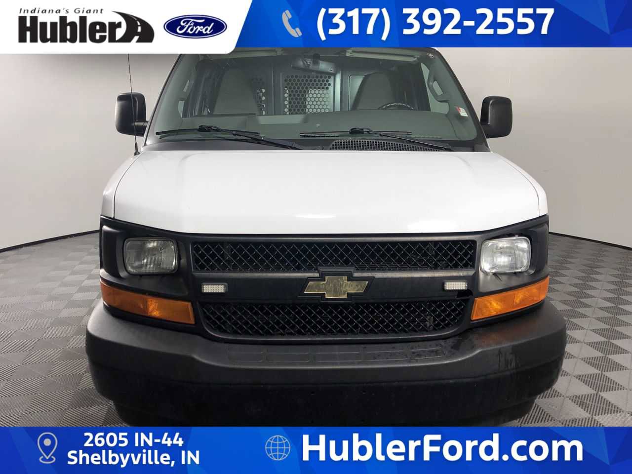 Used 2017 Chevrolet Express 2500 RWD image 2