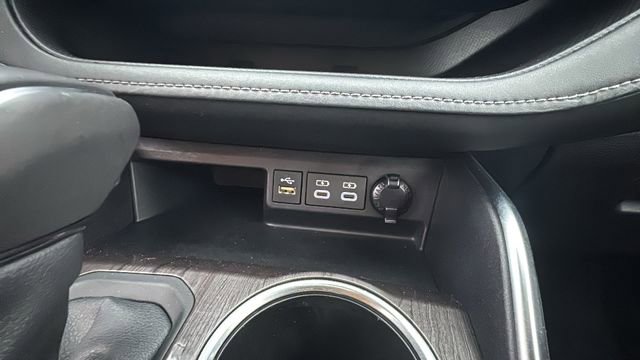 Used 2023 Toyota Highlander Limited image 22
