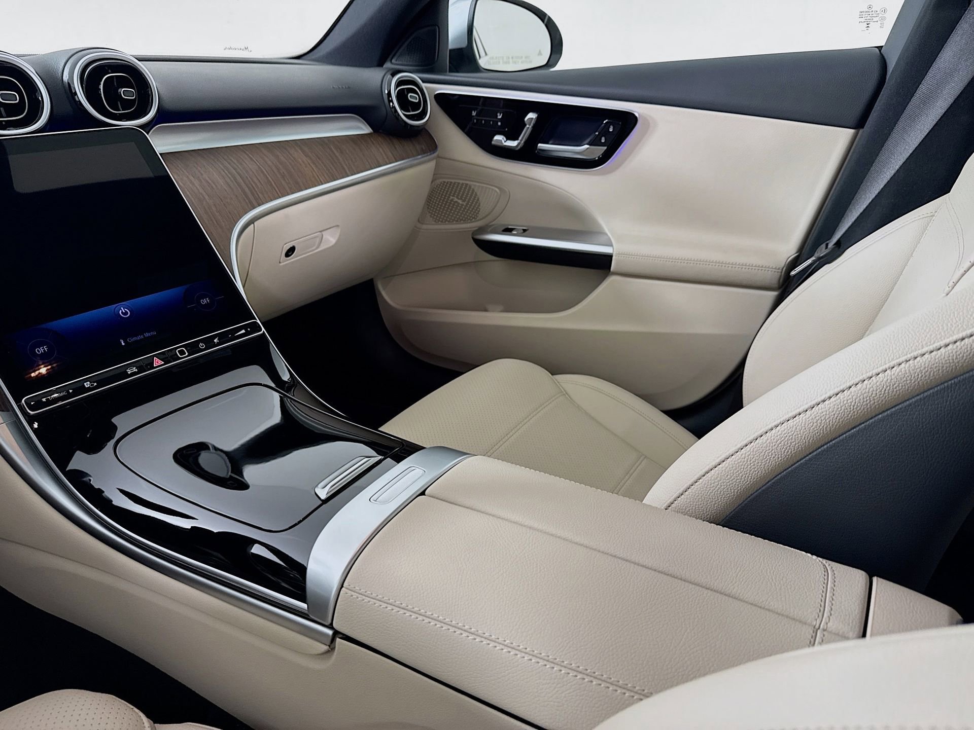 Used 2025 Mercedes-Benz C 300 Sedan image 24