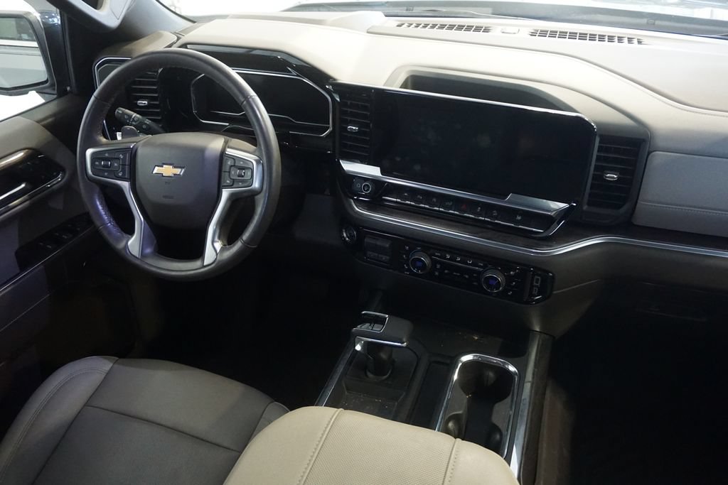 Used 2023 Chevrolet Silverado 1500 LTZ w/ LTZ Premium Package AWD/4WD image 28