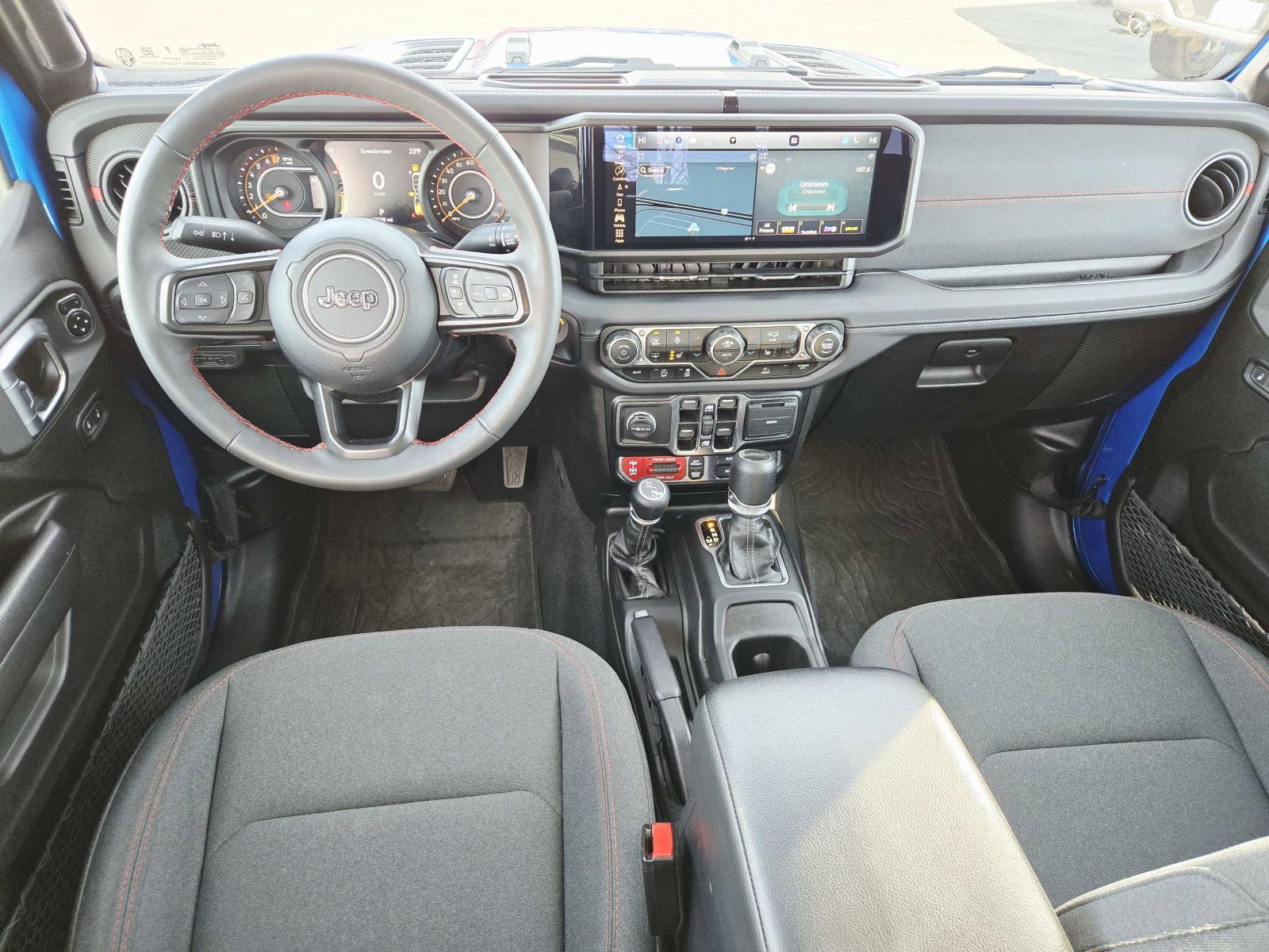 Used 2024 Jeep Gladiator Rubicon w/ Technology Group image 10