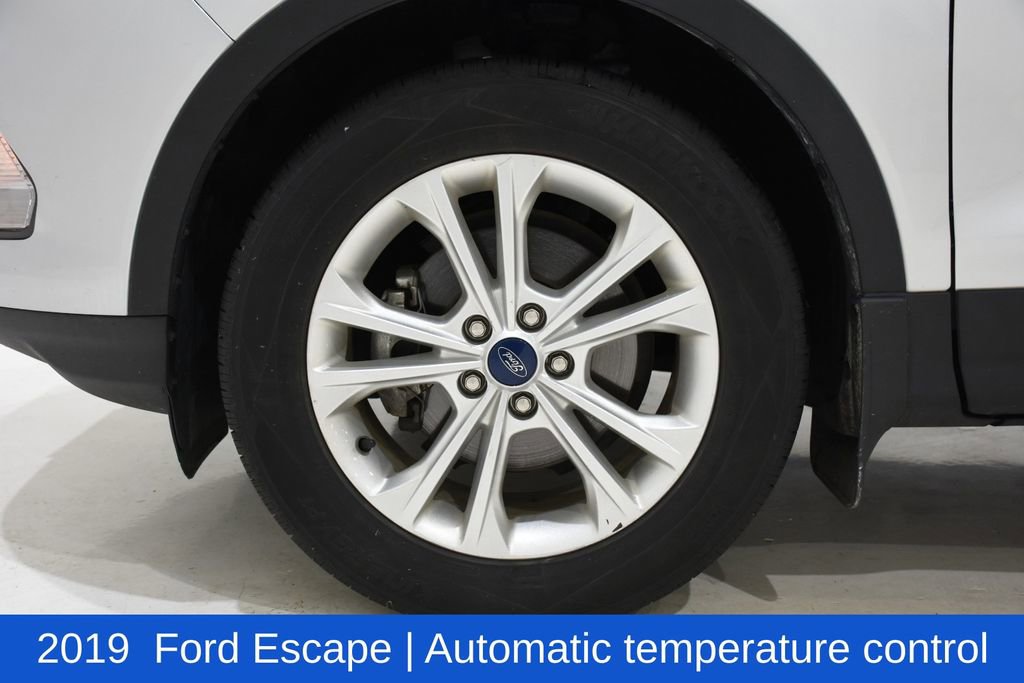 Used 2019 Ford Escape SE FWD image 6