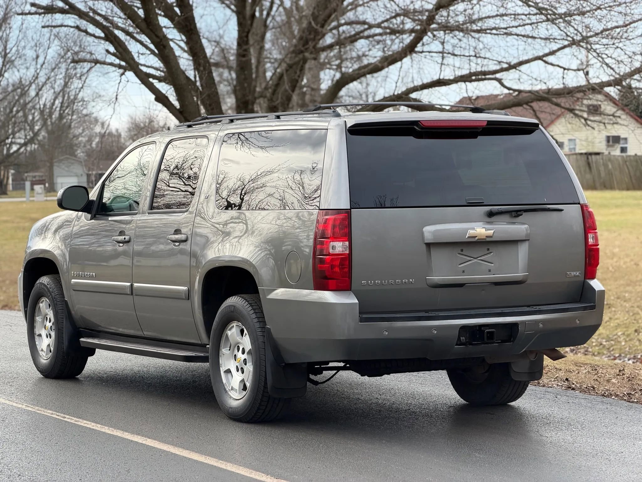 Used 2008 Chevrolet Suburban LT w/ LT Preferred Equipment Group image 4
