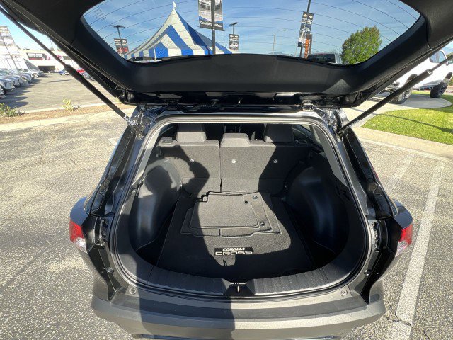 Used 2025 Toyota Corolla Cross LE image 25