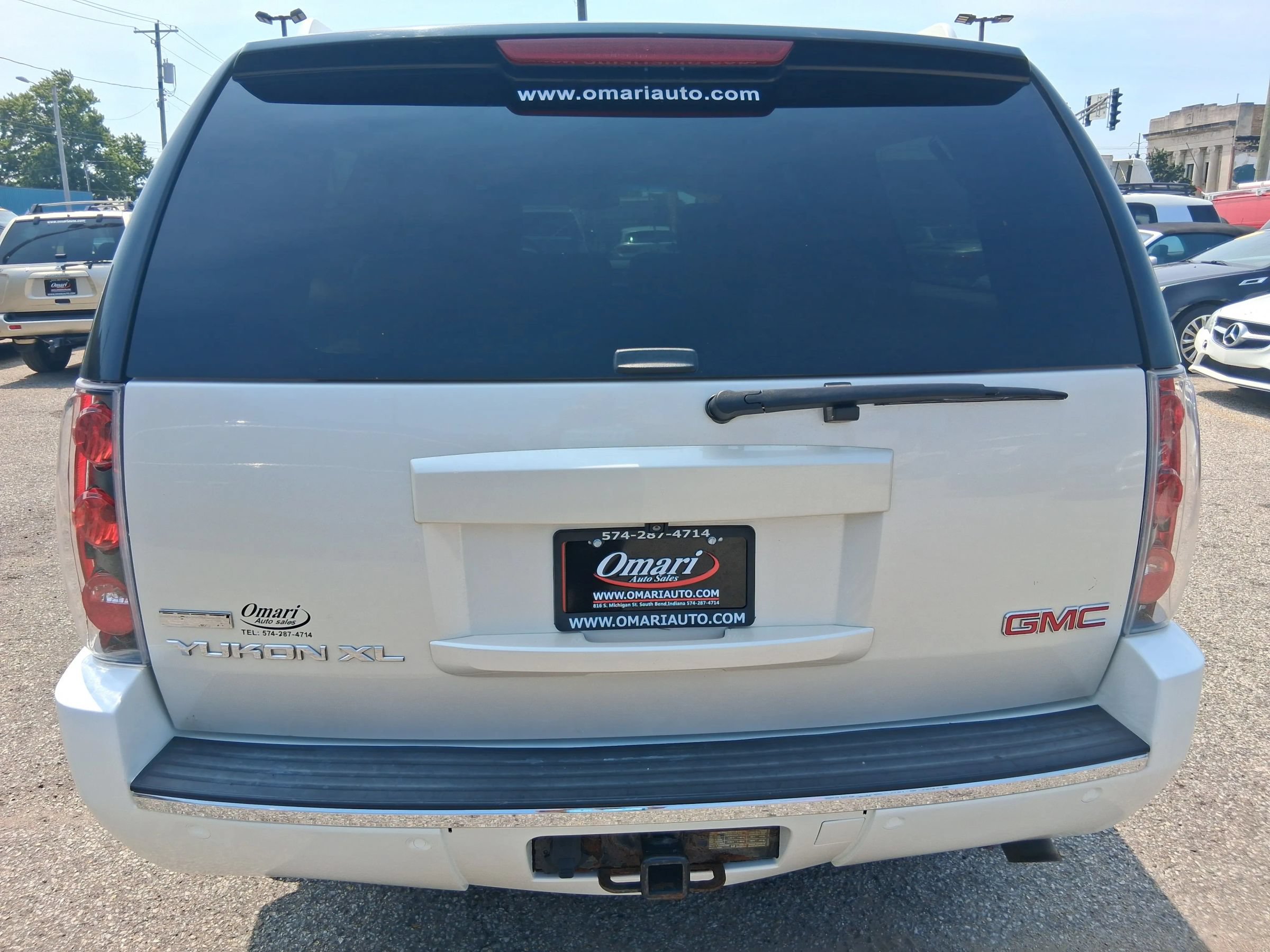 Used 2012 GMC Yukon XL Denali AWD/4WD image 8