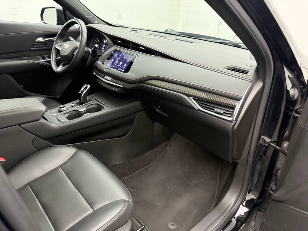 Used 2022 Cadillac XT4 Sport w/ Comfort Package AWD/4WD image 34