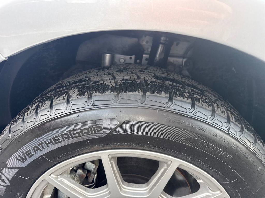 Used 2020 Ford EcoSport SES w/ SES Black Appearance Package image 13