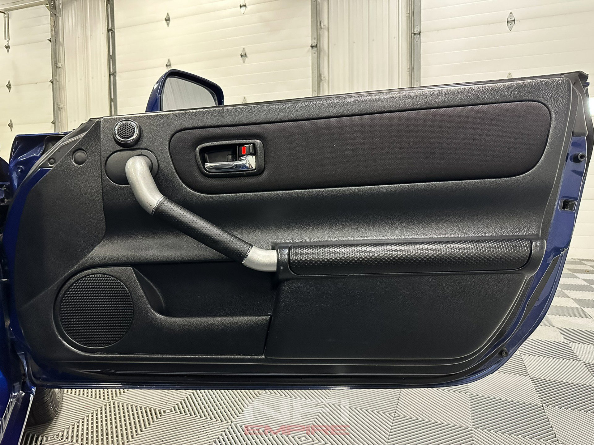 Used 2003 Toyota MR2 image 44