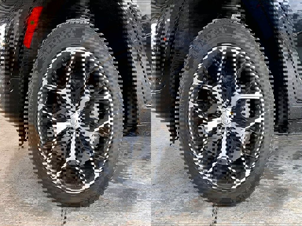 Used 2023 Jeep Grand Cherokee Summit image 7