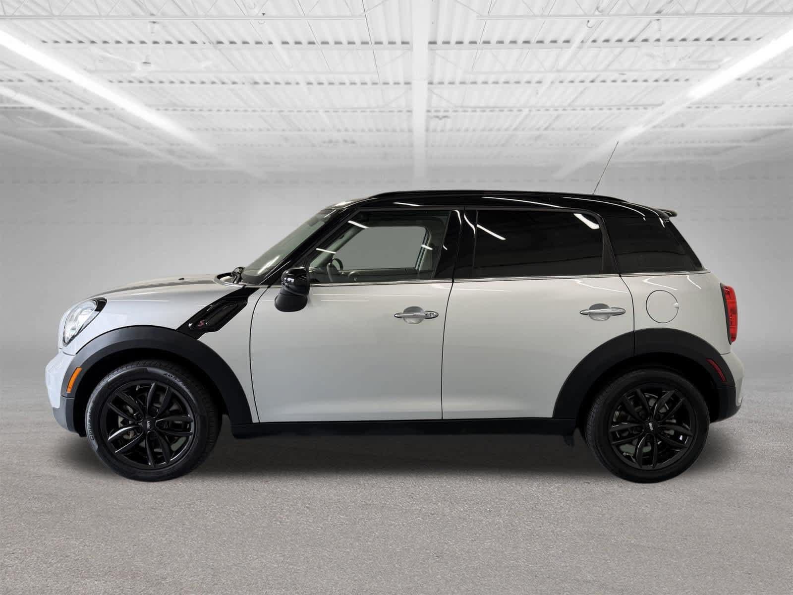 Used 2015 MINI Cooper Countryman S FWD image 2