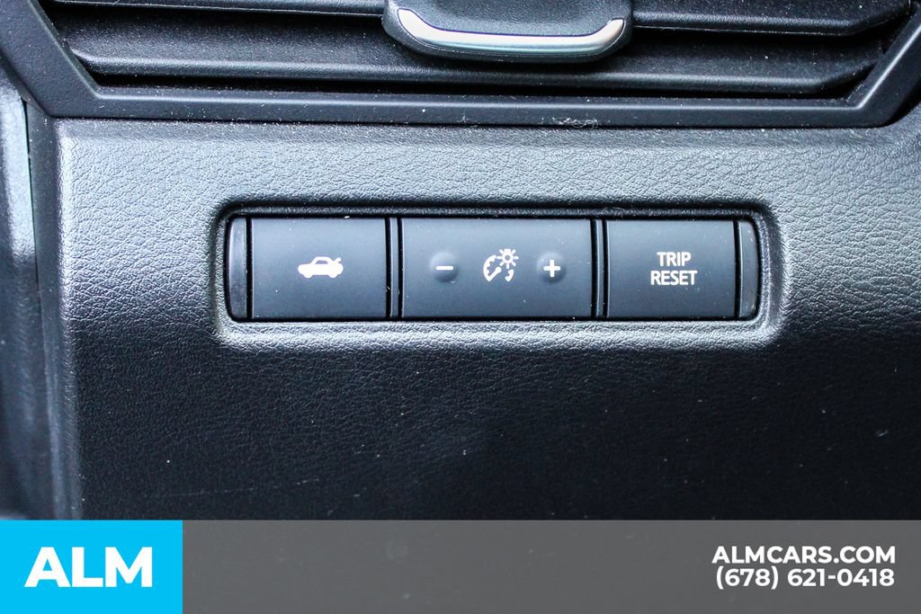 Used 2025 Nissan Altima 2.5 SV FWD image 31