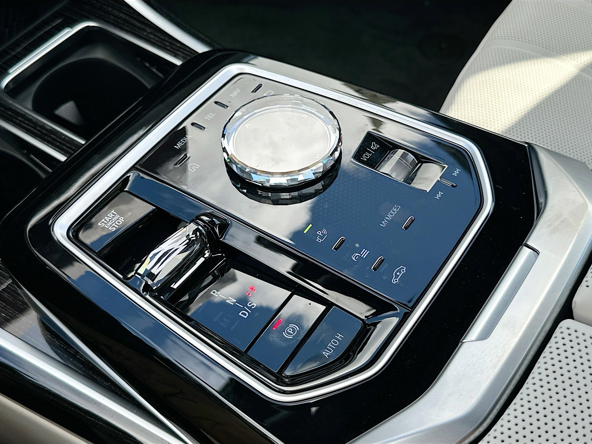 New 2026 BMW 740i w/ Premium Package image 14