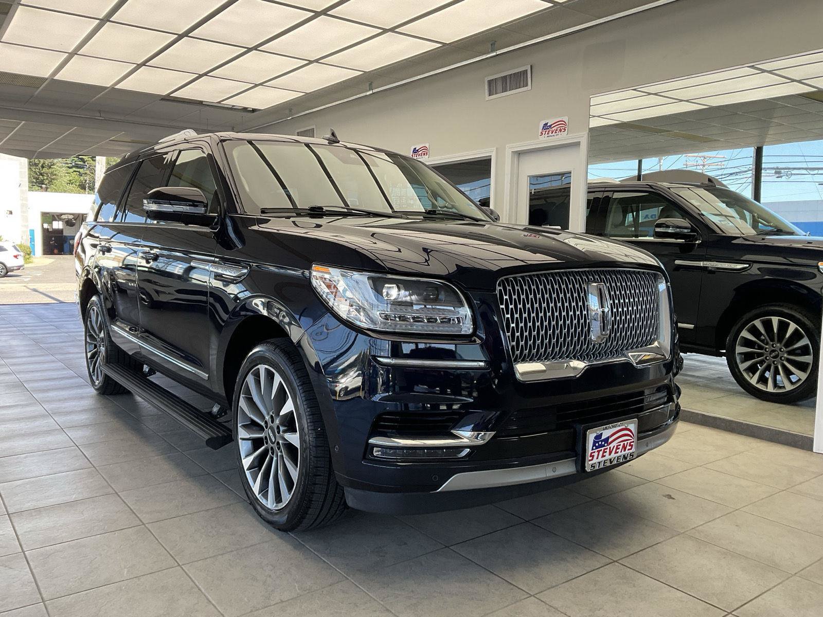 Used 2021 Lincoln Navigator Reserve AWD/4WD image 1