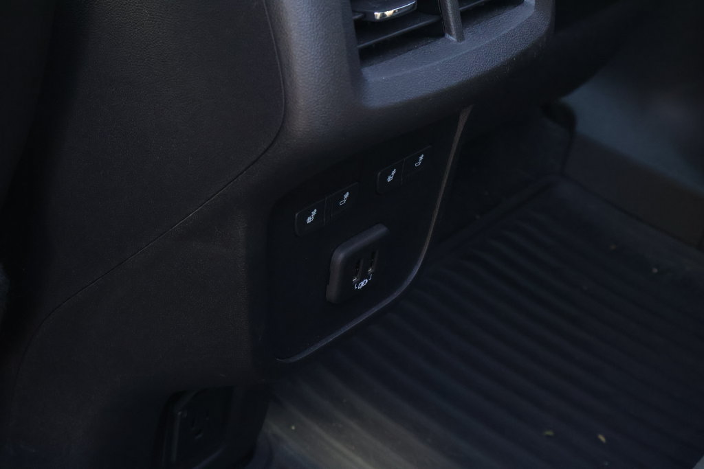 Used 2022 Chevrolet Equinox Premier AWD/4WD image 35