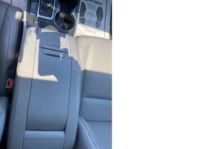 Used 2019 Toyota Highlander XLE image 17
