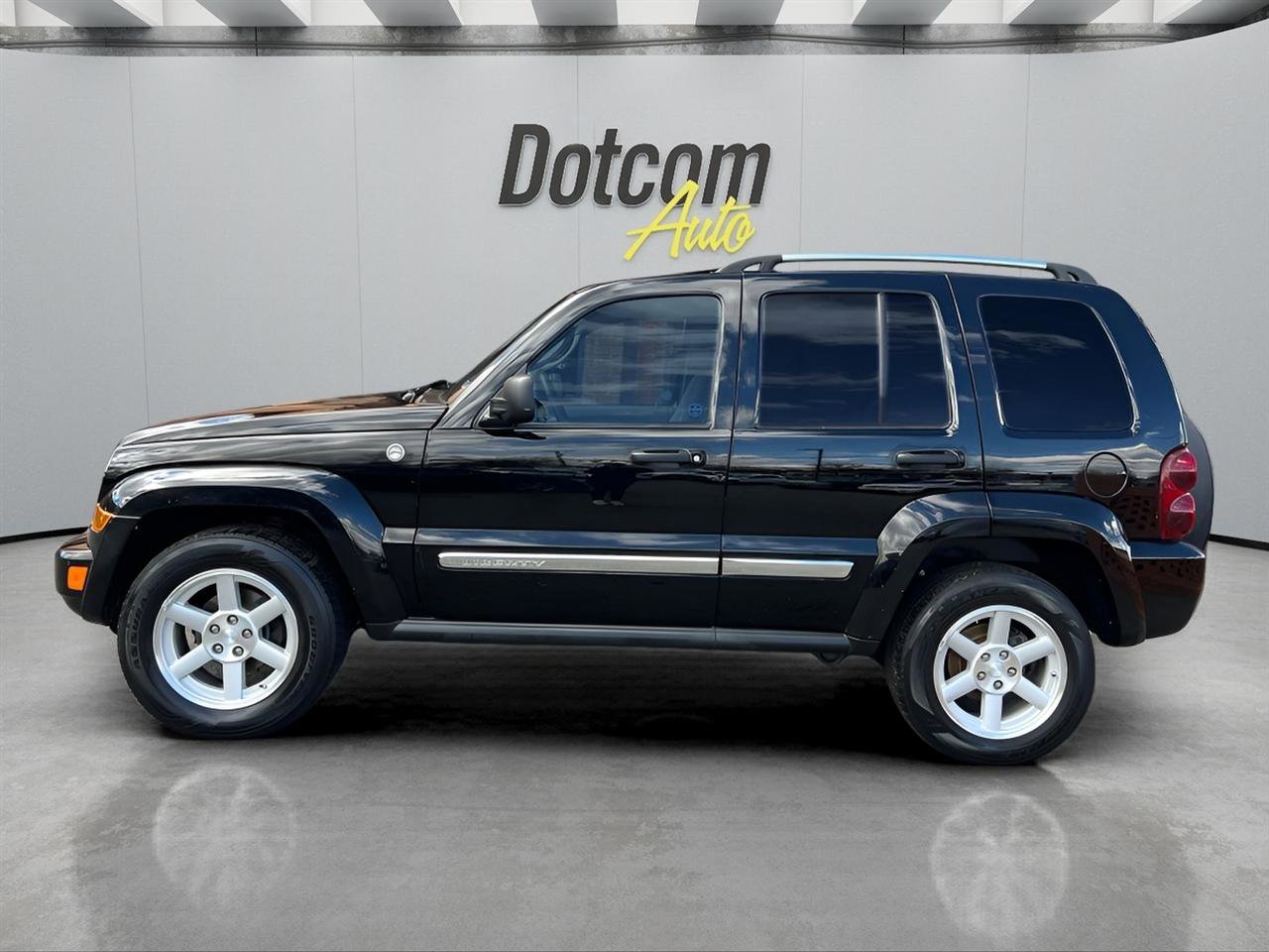 Used 2005 Jeep Liberty Limited image 3