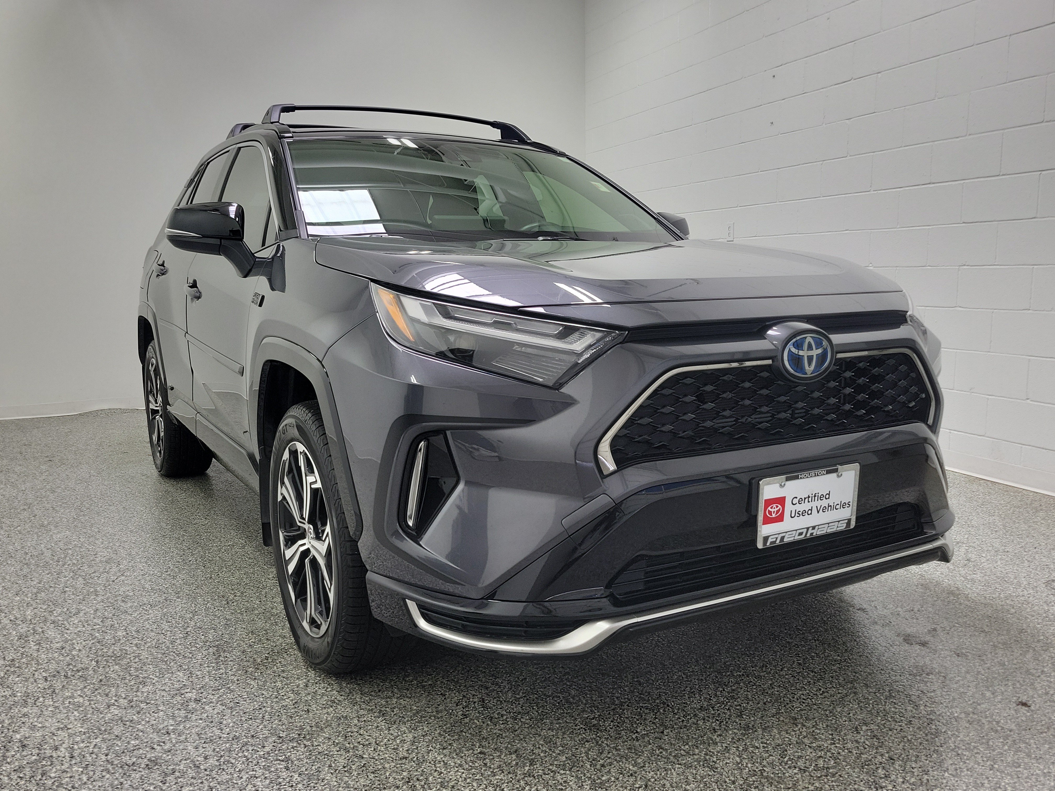 Used 2023 Toyota RAV4 XSE w/ Weather Package AWD/4WD image 5