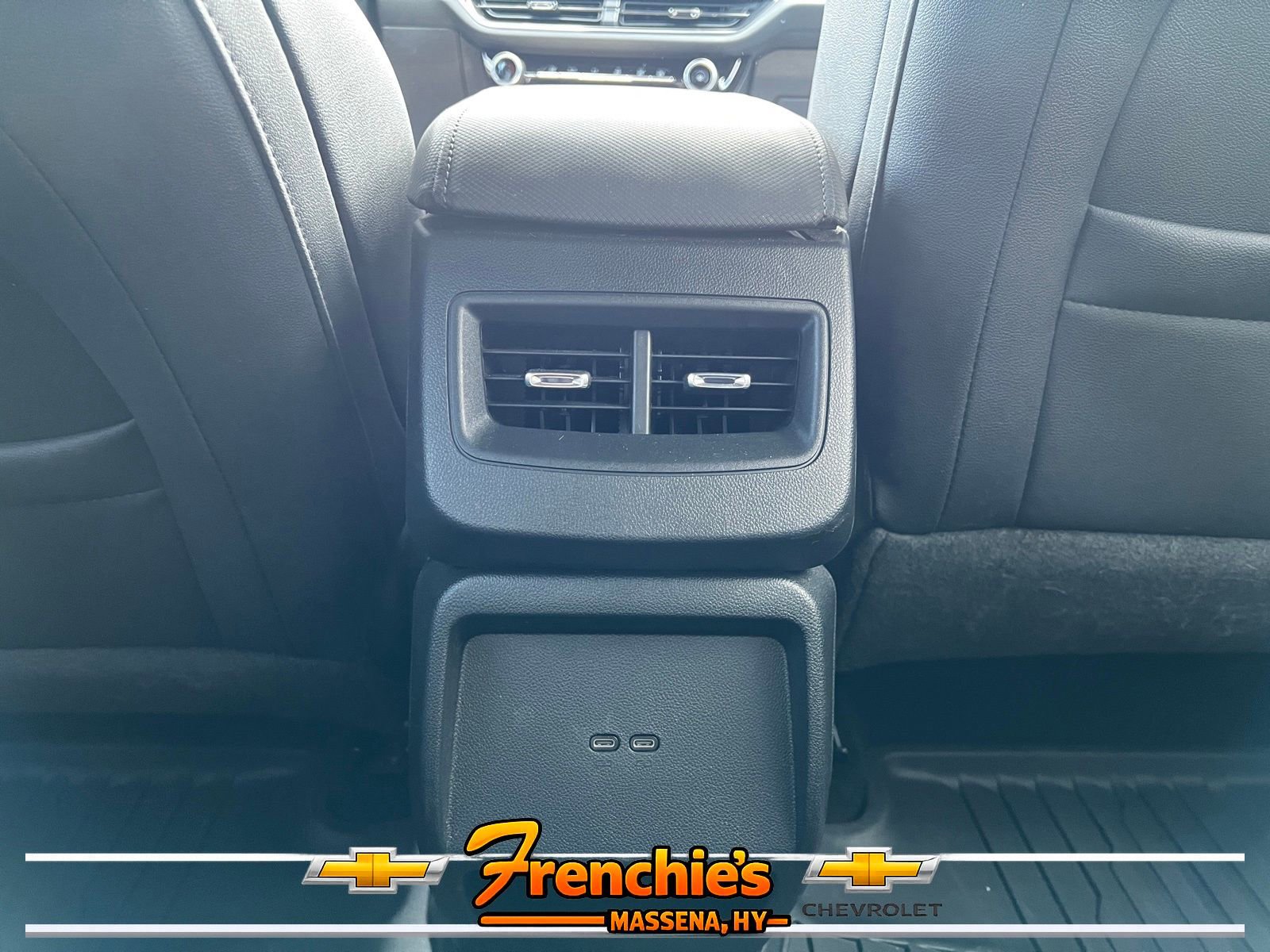 Used 2025 Chevrolet Equinox EV RS AWD/4WD image 9
