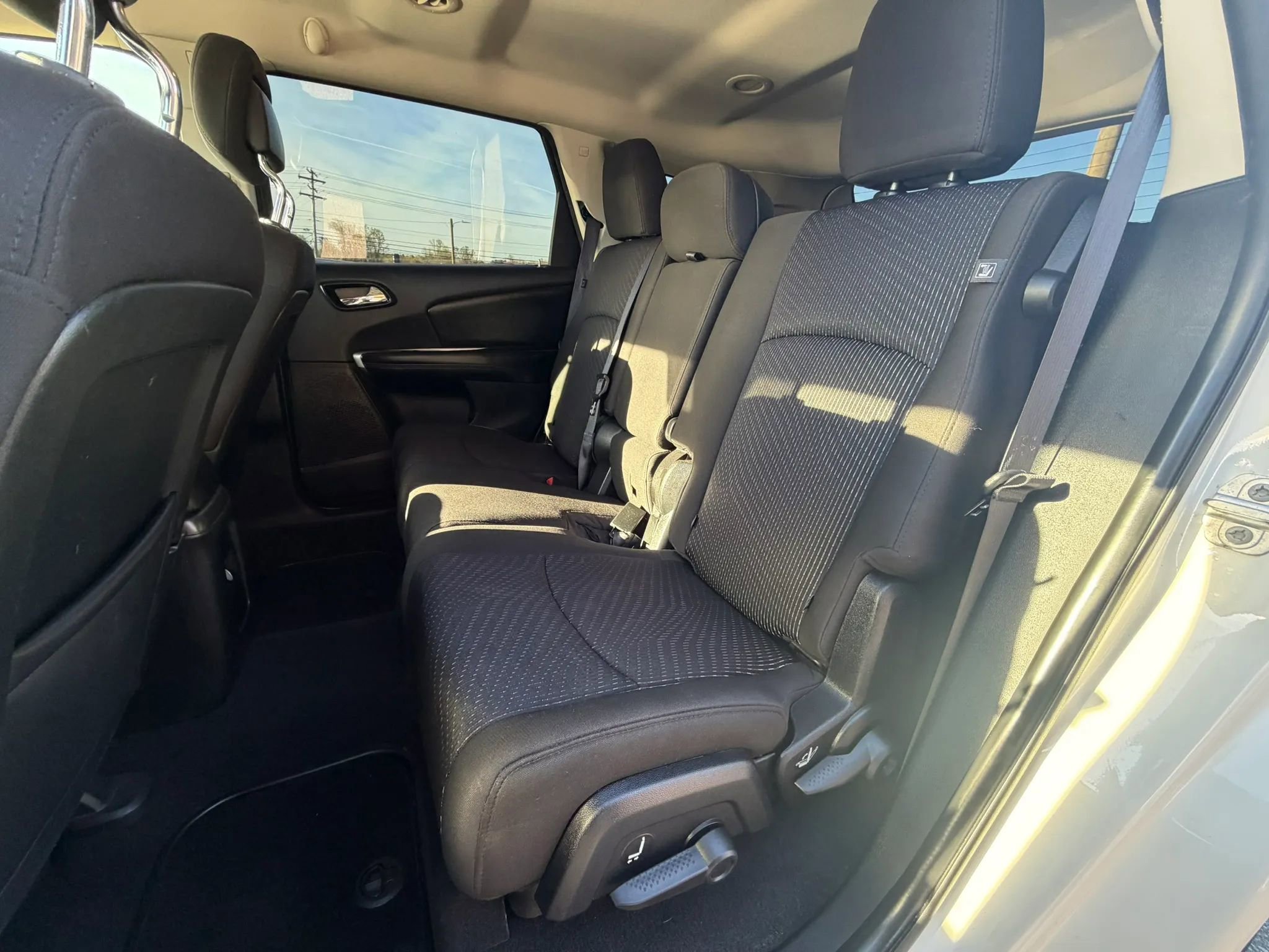 Used 2017 Dodge Journey SXT w/ Comfort/Convenience Group image 12
