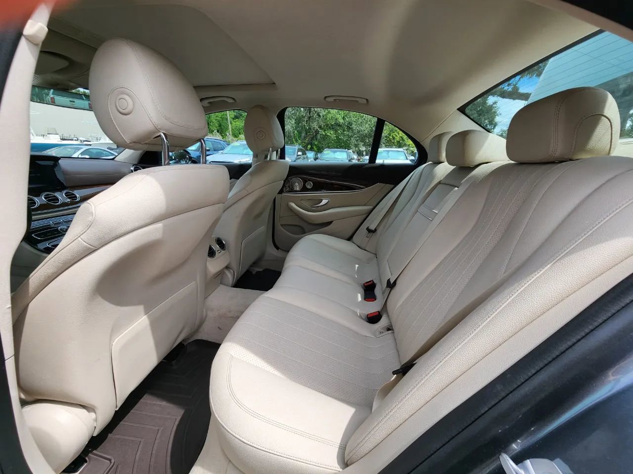 Used 2018 Mercedes-Benz E 300 4MATIC w/ Premium 1 Package image 16