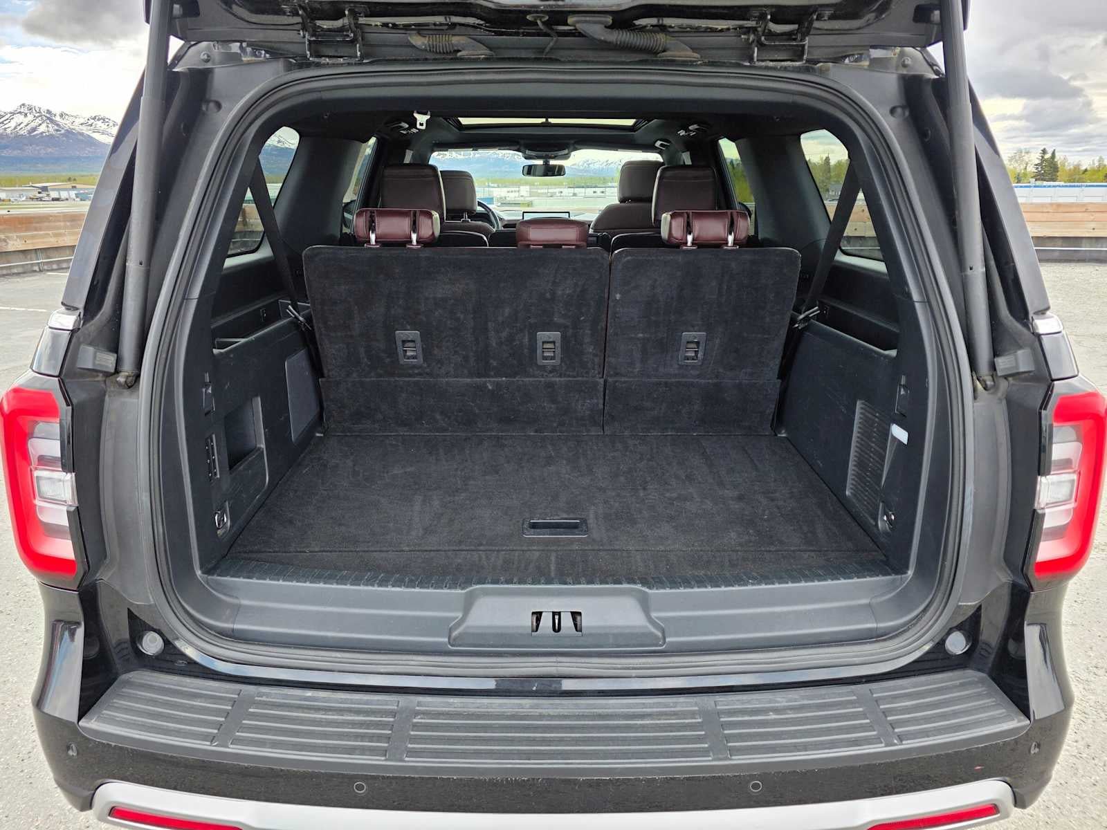 Used 2024 Ford Expedition Max Limited RWD image 13