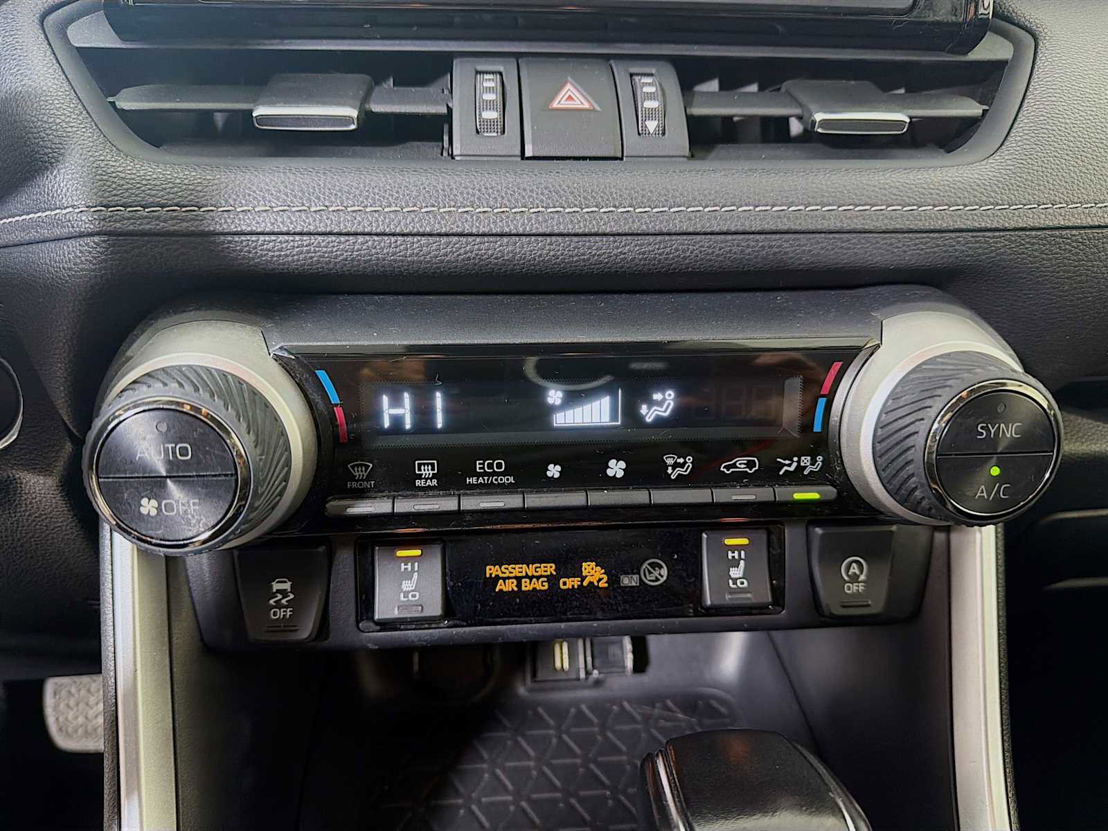 Used 2020 Toyota RAV4 XLE Premium image 13