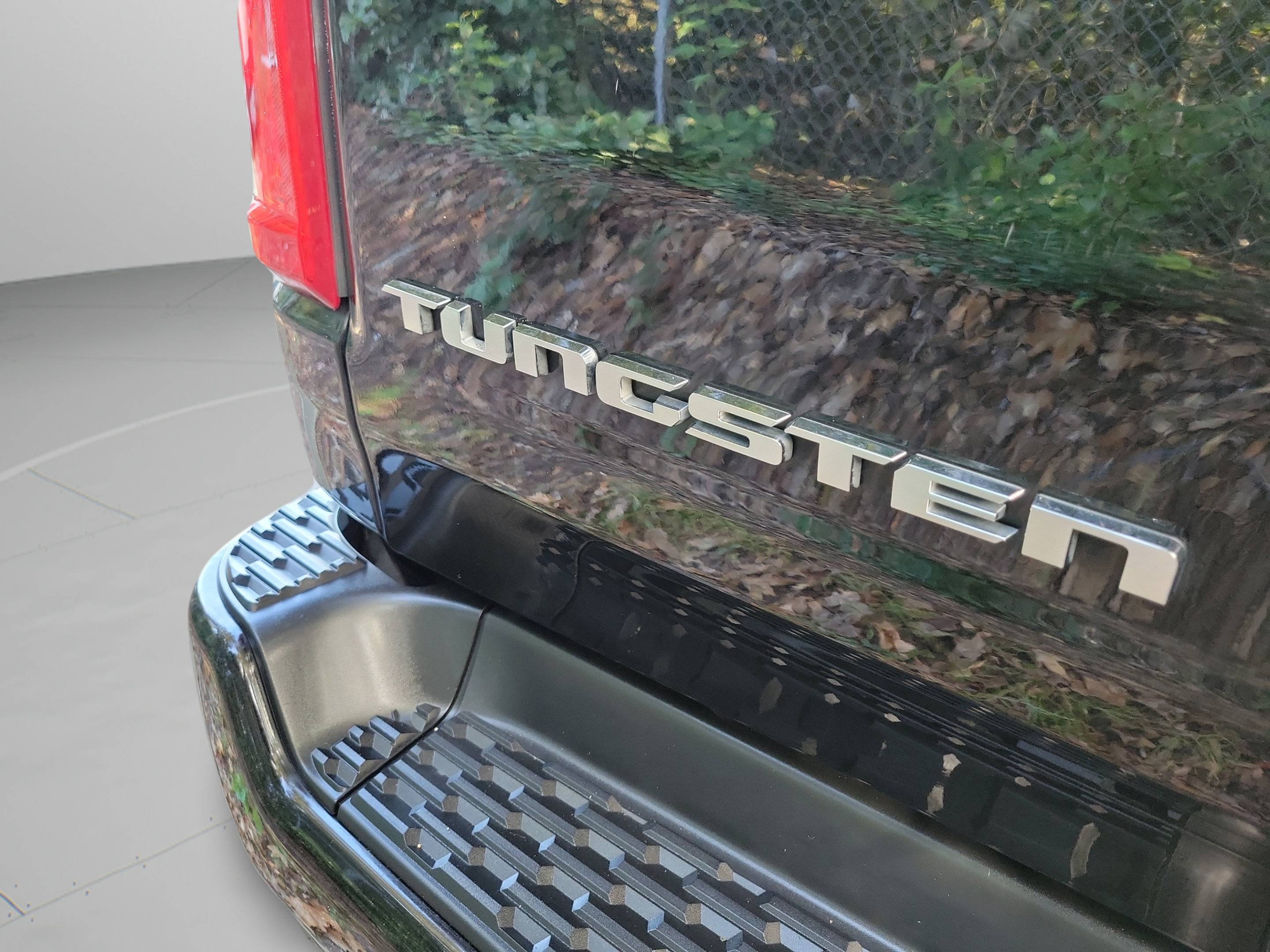 Used 2025 RAM 1500 Tungsten w/ Off Road Group AWD/4WD image 8