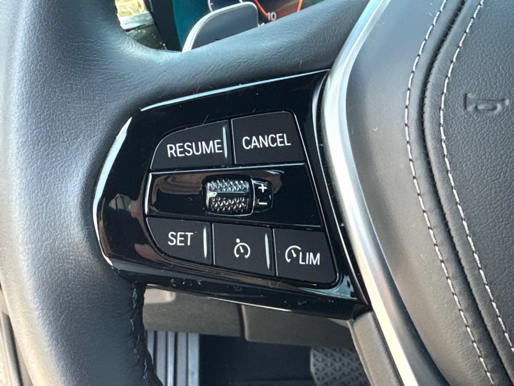 Used 2022 BMW 530i w/ Convenience Package RWD image 25