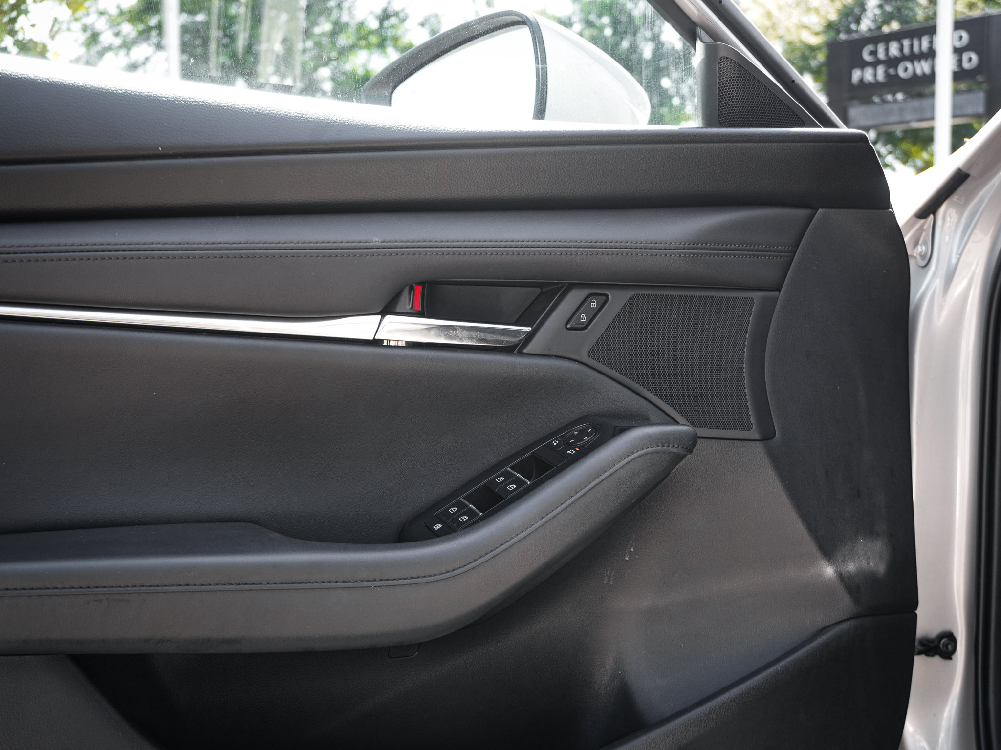 Used 2024 MAZDA MAZDA3 s FWD image 15