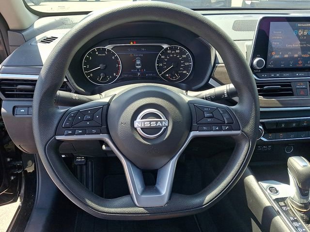 Used 2025 Nissan Altima 2.5 SV FWD image 15