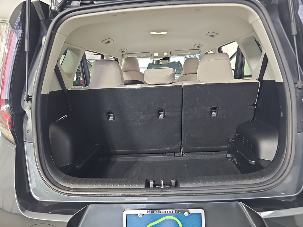 Used 2023 Kia Soul LX image 15