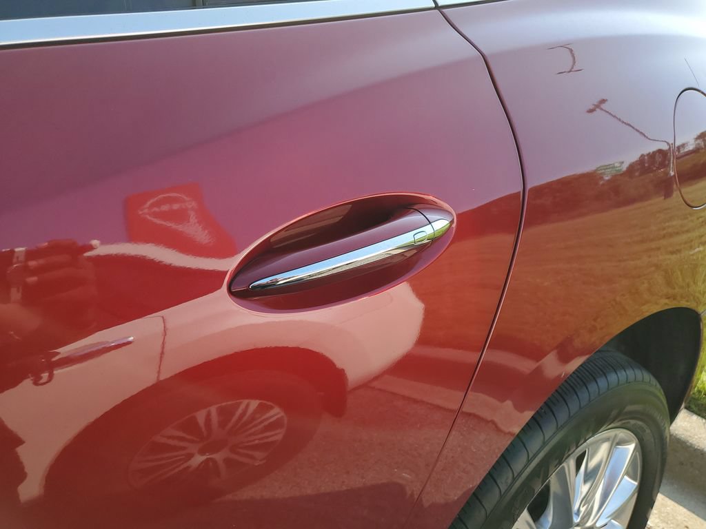 Used 2020 Buick Enclave Essence w/ Sound and Sites Package FWD image 12