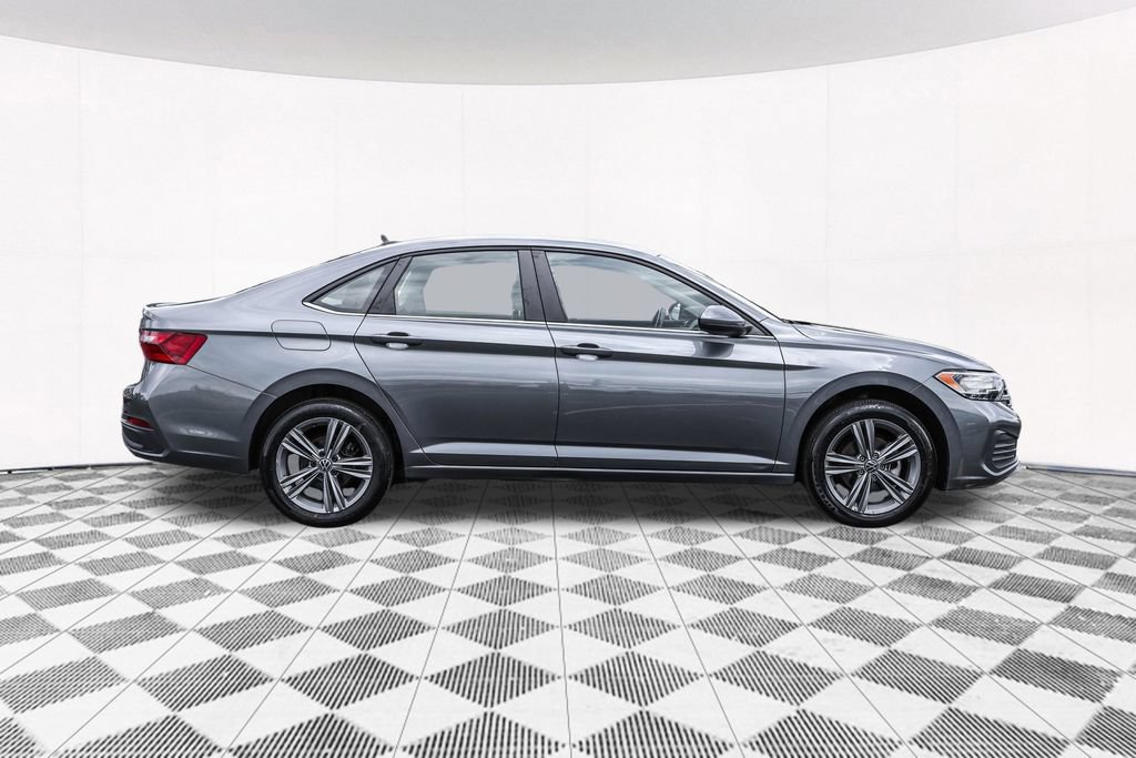 Certified 2023 Volkswagen Jetta SE FWD image 9